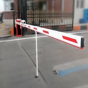 راهبند پارکینگ با بازوی اتوماتیک در ورودی ساختمان
