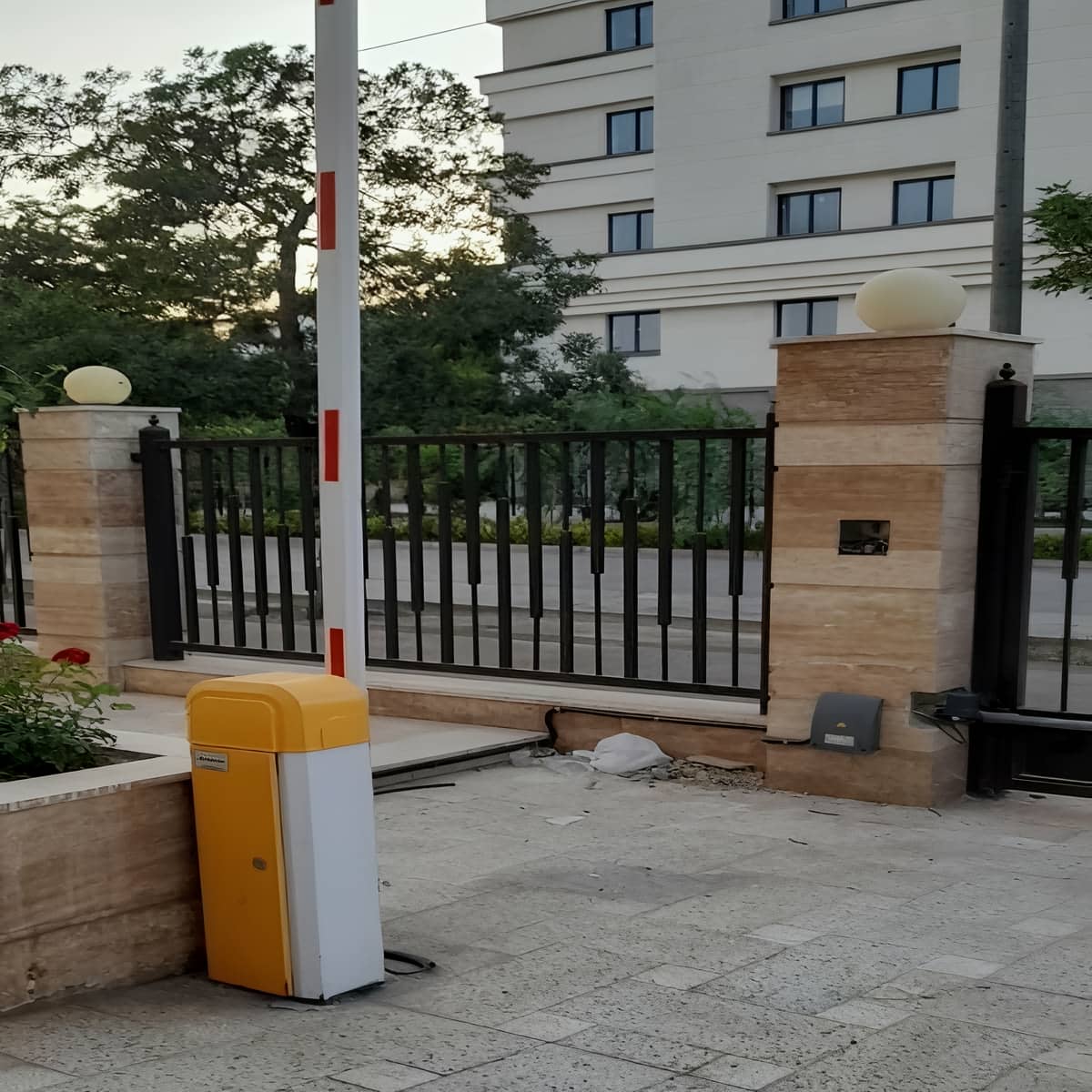 راهبند دستی با اهرم فلزی روان کاربرد راهبند دستی کم تردد