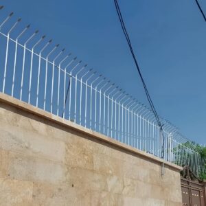 تفاوت حفاظ سرنیزه ای و شاخ گوزنی در امنیت دیوار