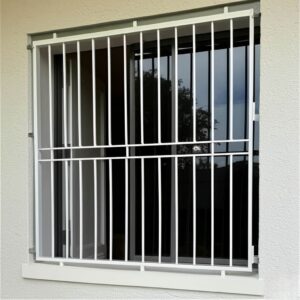 عوامل تعیین کننده قیمت حفاظ پنجره