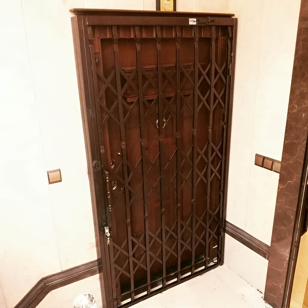 طرح دو قفل حفاظ آکاردئونی آهنی سه لوزی