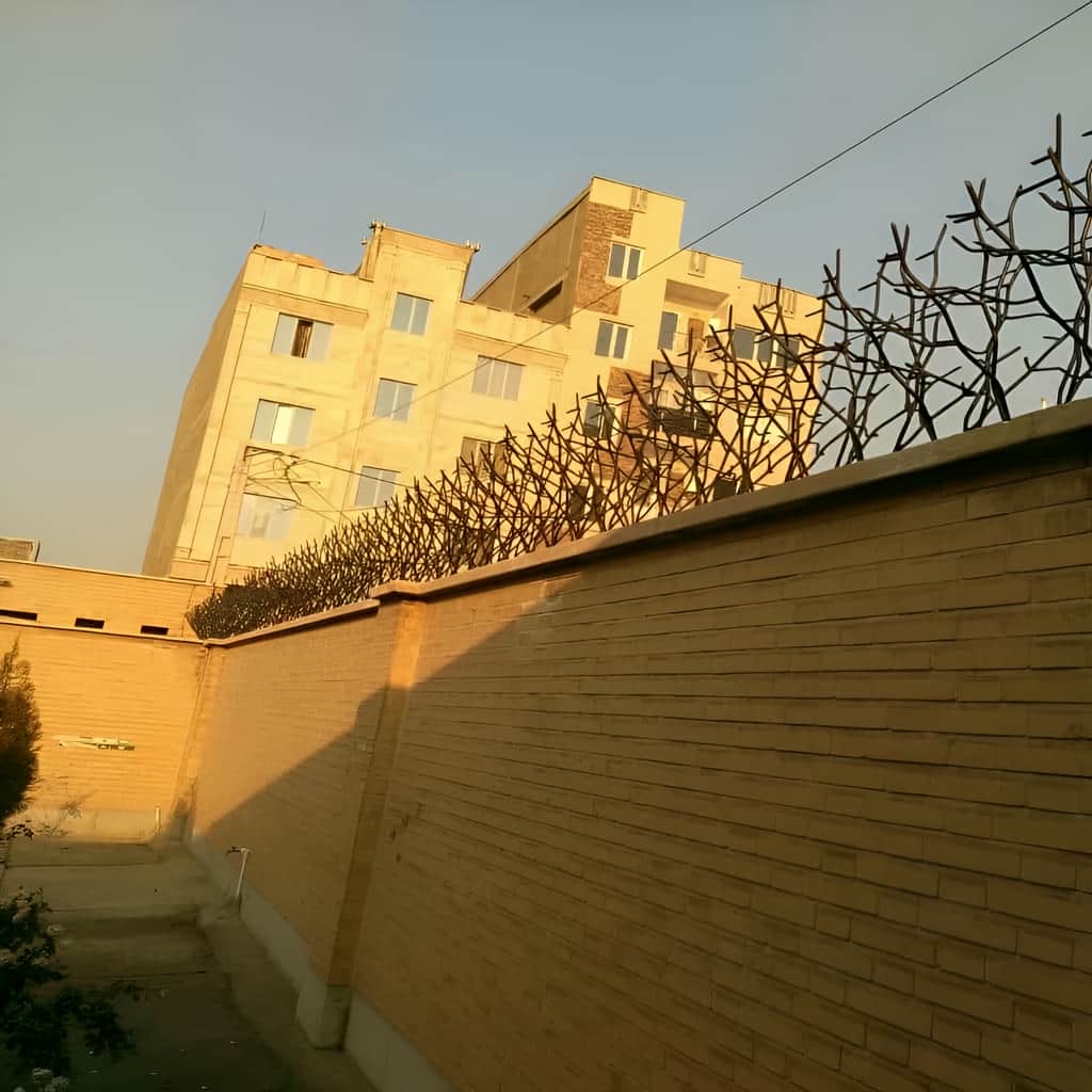 فروش حفاظ آبشاری کم‌عرض برای تاج باریک