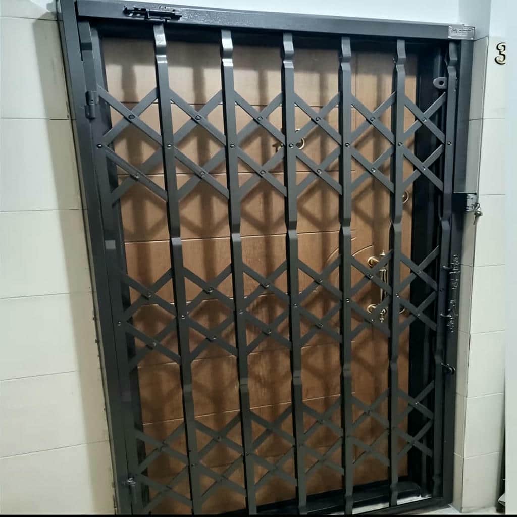 طرح ساده حفاظ آکاردئونی دو جداره ورودی