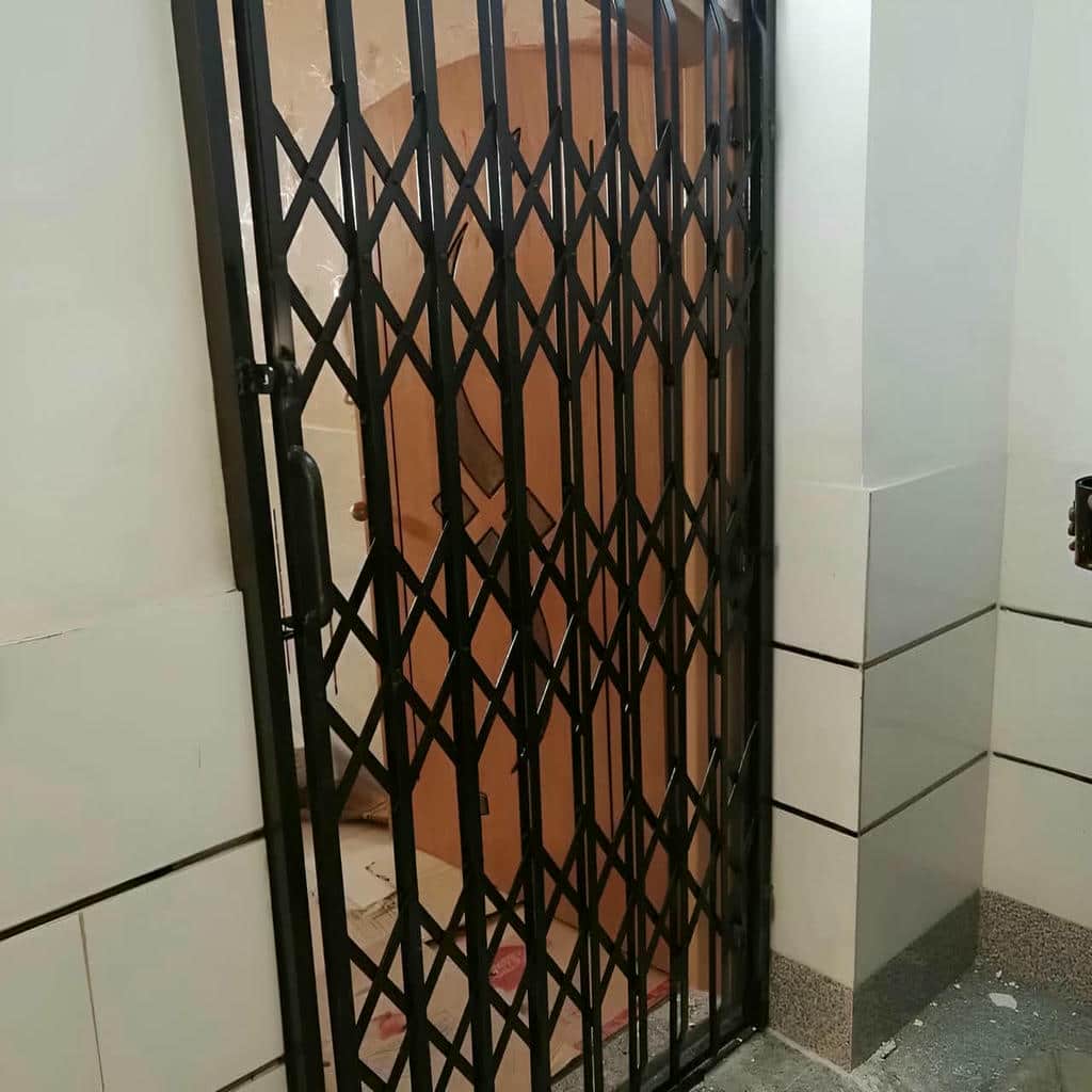 مقایسه مدل‌های درب آکاردئونی برای واحد اداری
