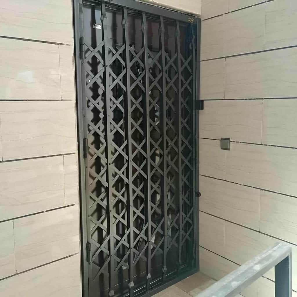 راهنمای انتخاب درب آکاردئونی مشکی طلایی
