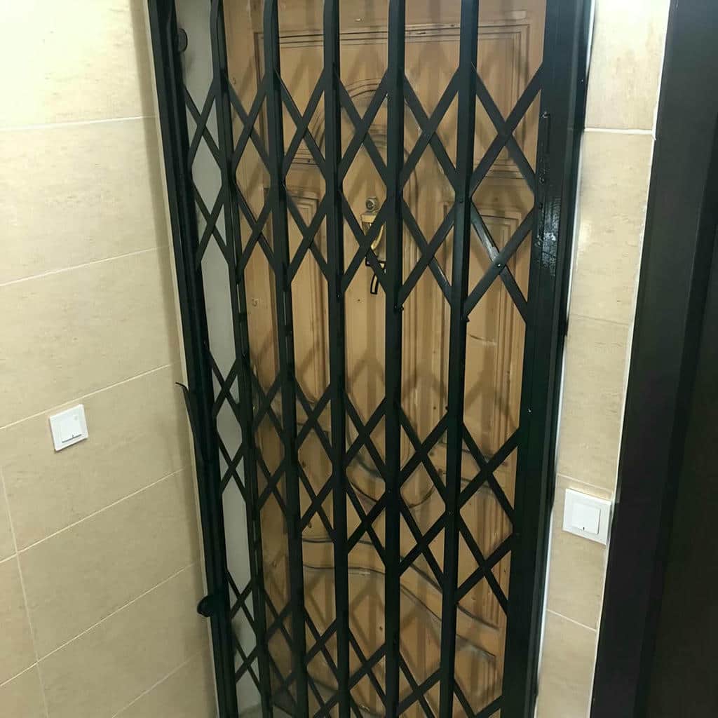 طرح چهار گل درب ریلی آکاردئونی کم جا