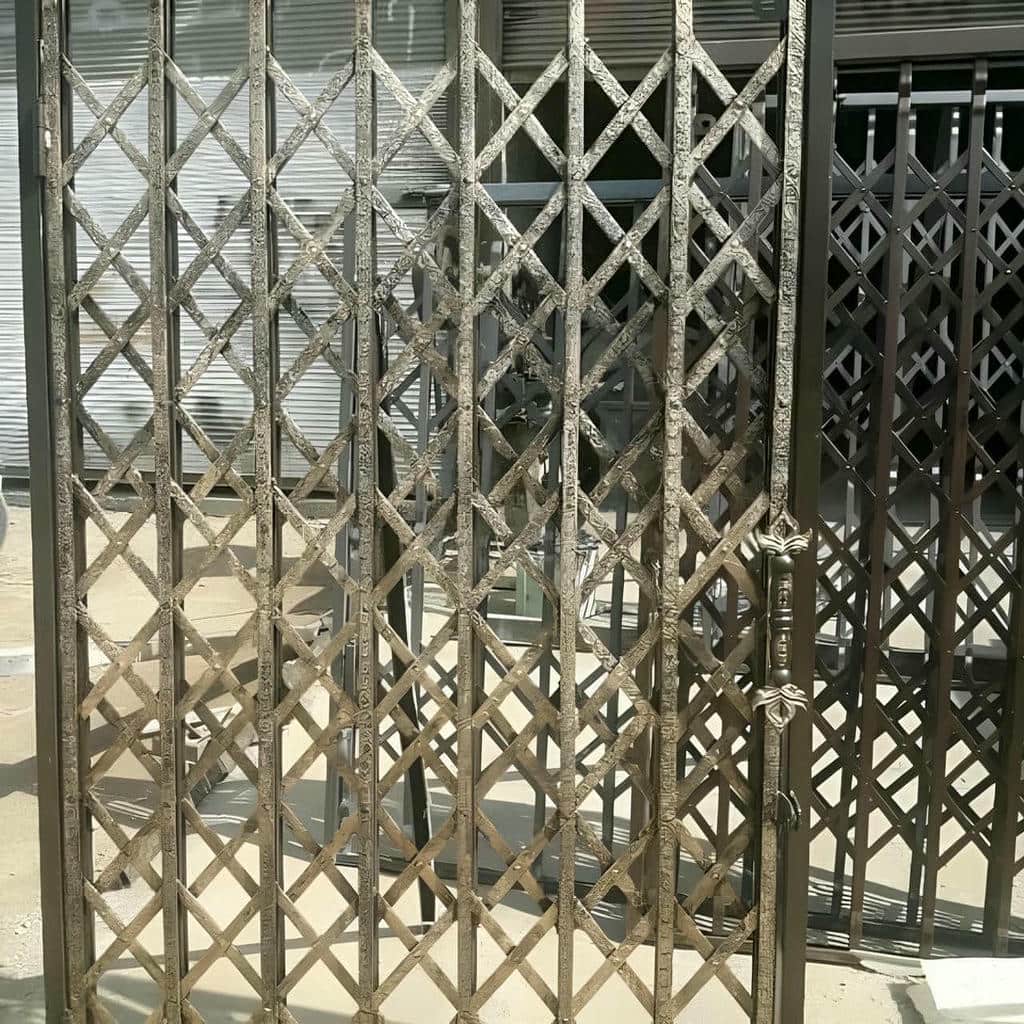 13 طرح درب آکاردئونی سلطنتی گل دار