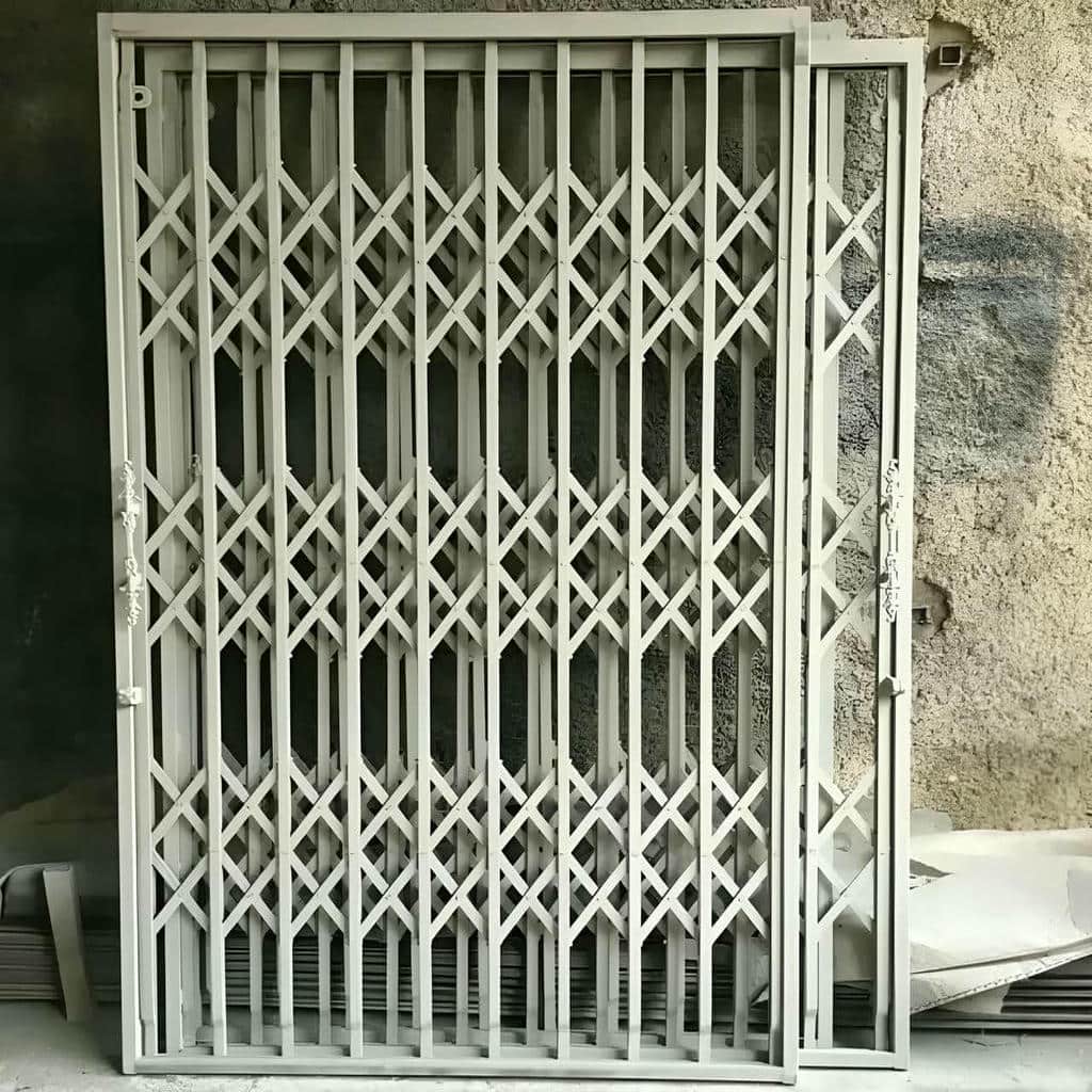 خرید درب آکاردئونی مدرن مشکی اداری با مشاوره