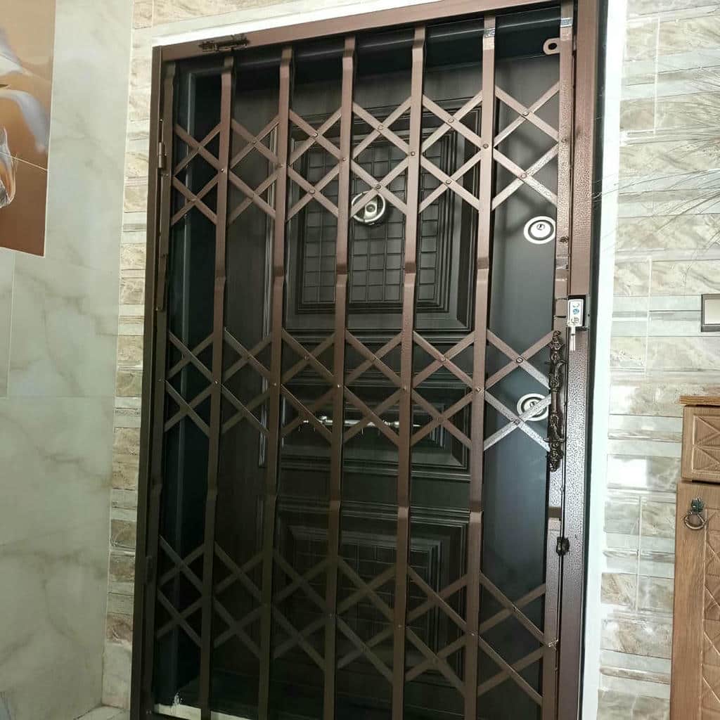 10 مدل حفاظ پشت درب آپارتمان ریلی