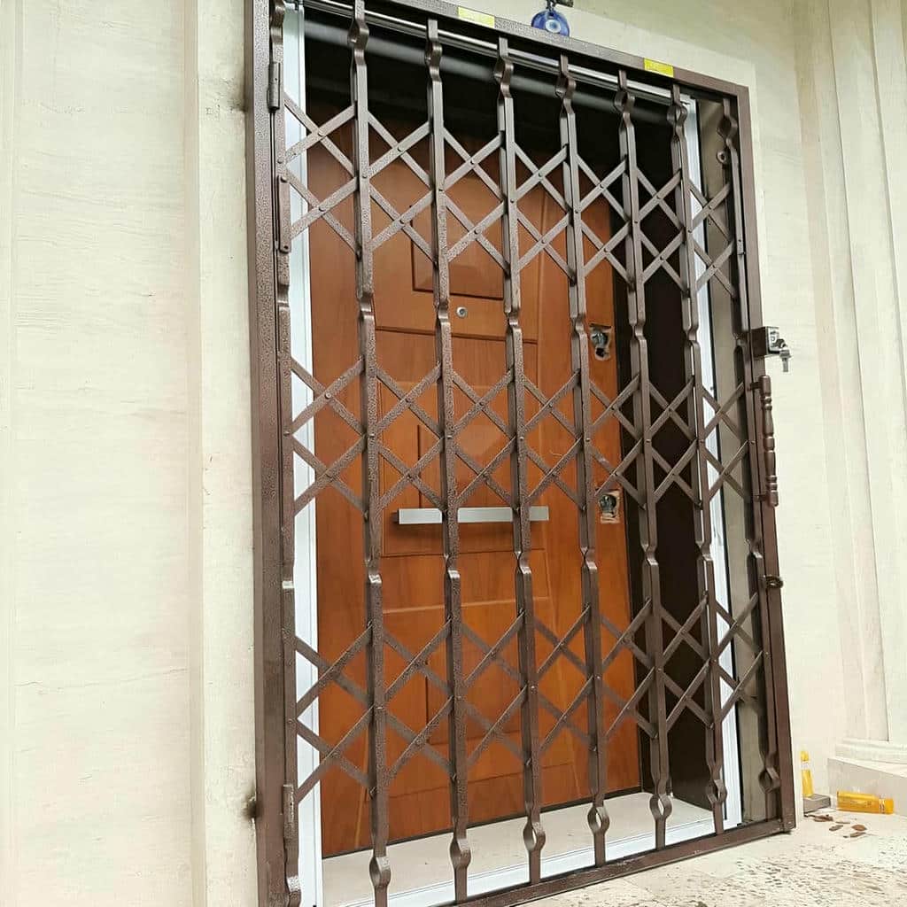 راهنمای انتخاب حفاظ آکاردئونی درب واحد مسکونی