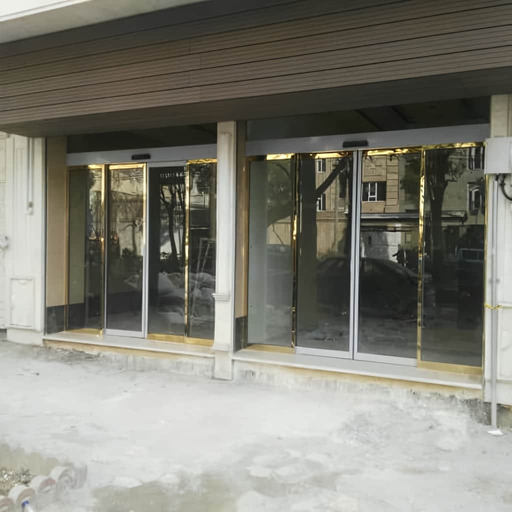 نصب درب شیشهای بانکی با کارتخوان کنترل ورود نصب درب شیشهای بانکی با کارتخوان کنترل ورود