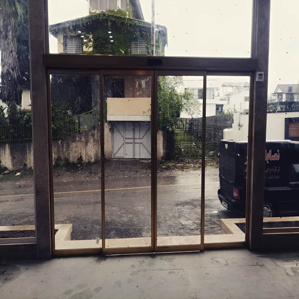 14 مدل درب اتوماتیک شیشه ای بانک کنترل ورود