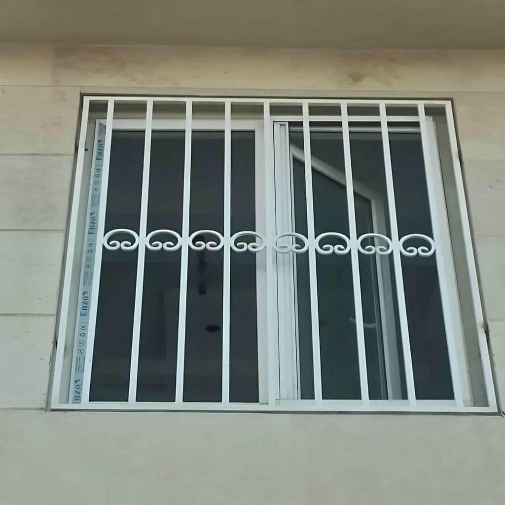 12 مدل حفاظ پنجره جای گلدان دار