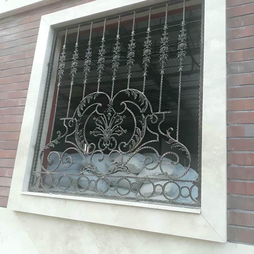 سفارش حفاظ پنجره ویلایی نمای باغ طرح شاخه‌برگ