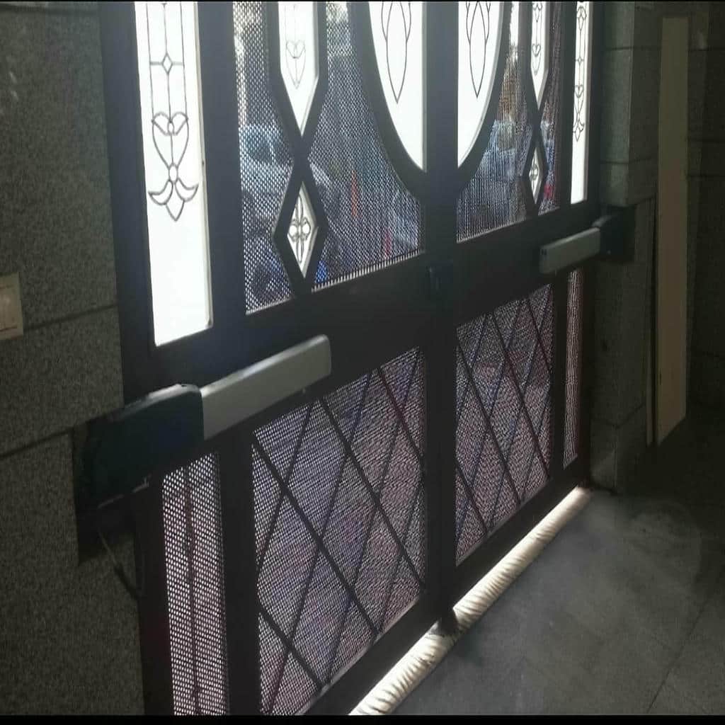 نصب جک پارکینگی تردد بالا مجتمع روی زیرسازی مقاوم