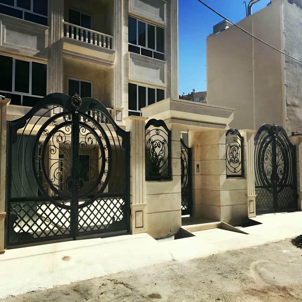 ساخت درب ویلایی طرح چوب فلزی با پنل عمودی