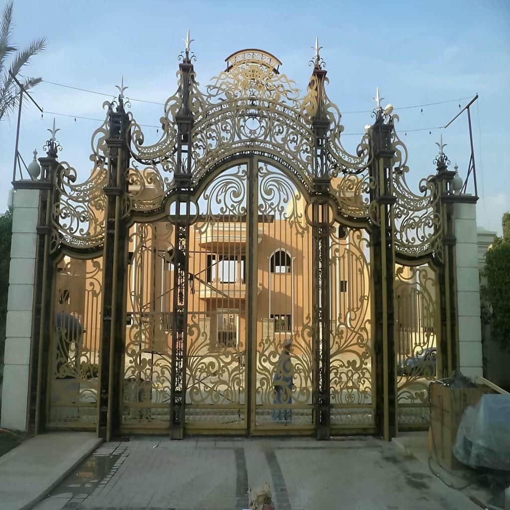 اجرای درب ویلایی فلزی کشویی برای فضای محدود