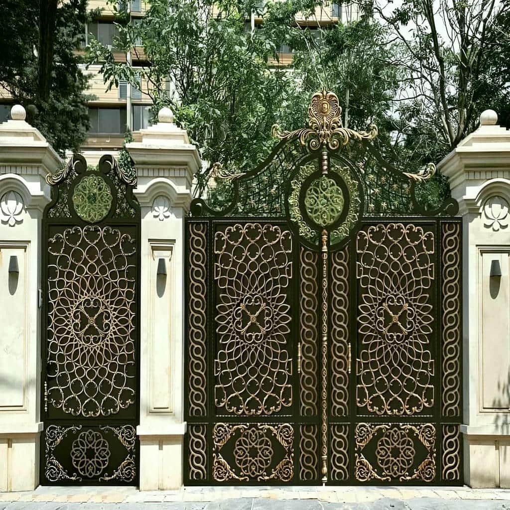سفارش درب پارکینگ مدرن پنل مشبک هندسی