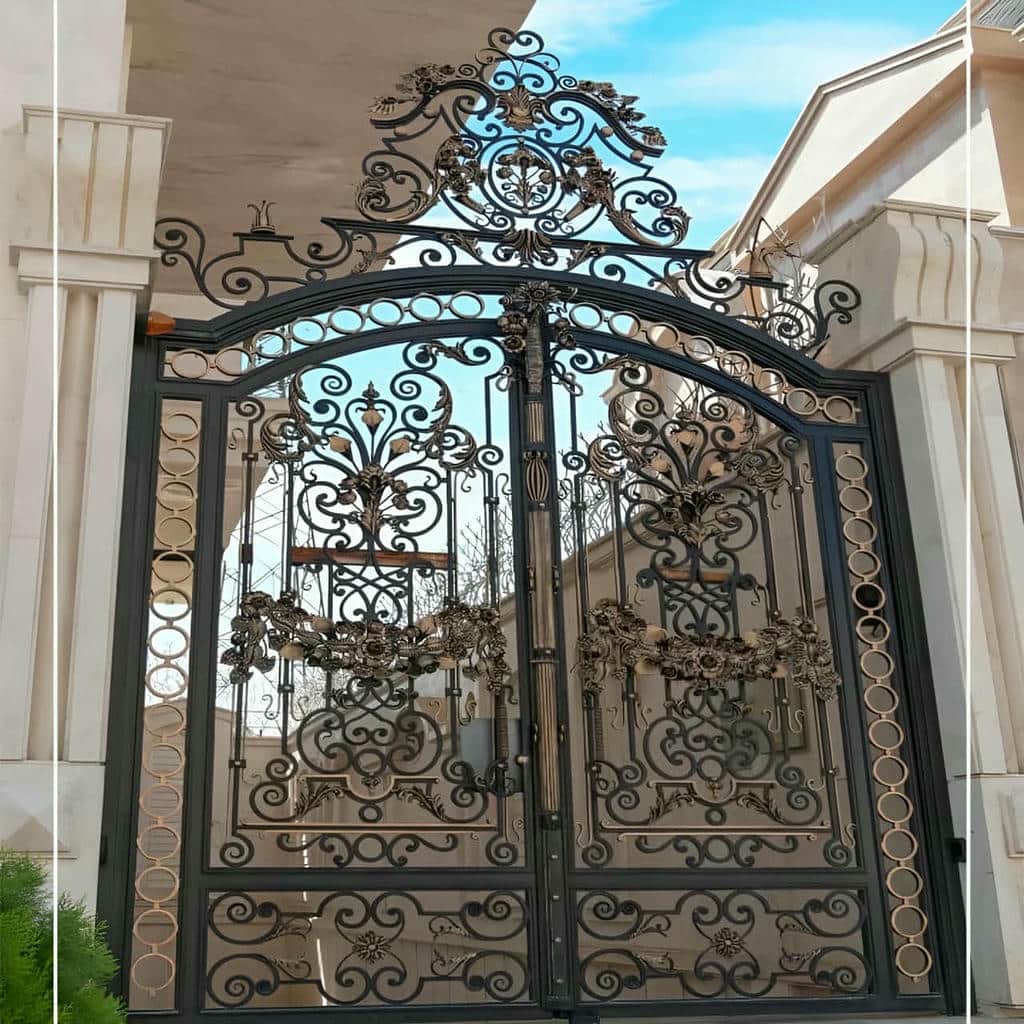 سفارش درب فلزی لاکچری نمای ویلا با طراحی اختصاصی