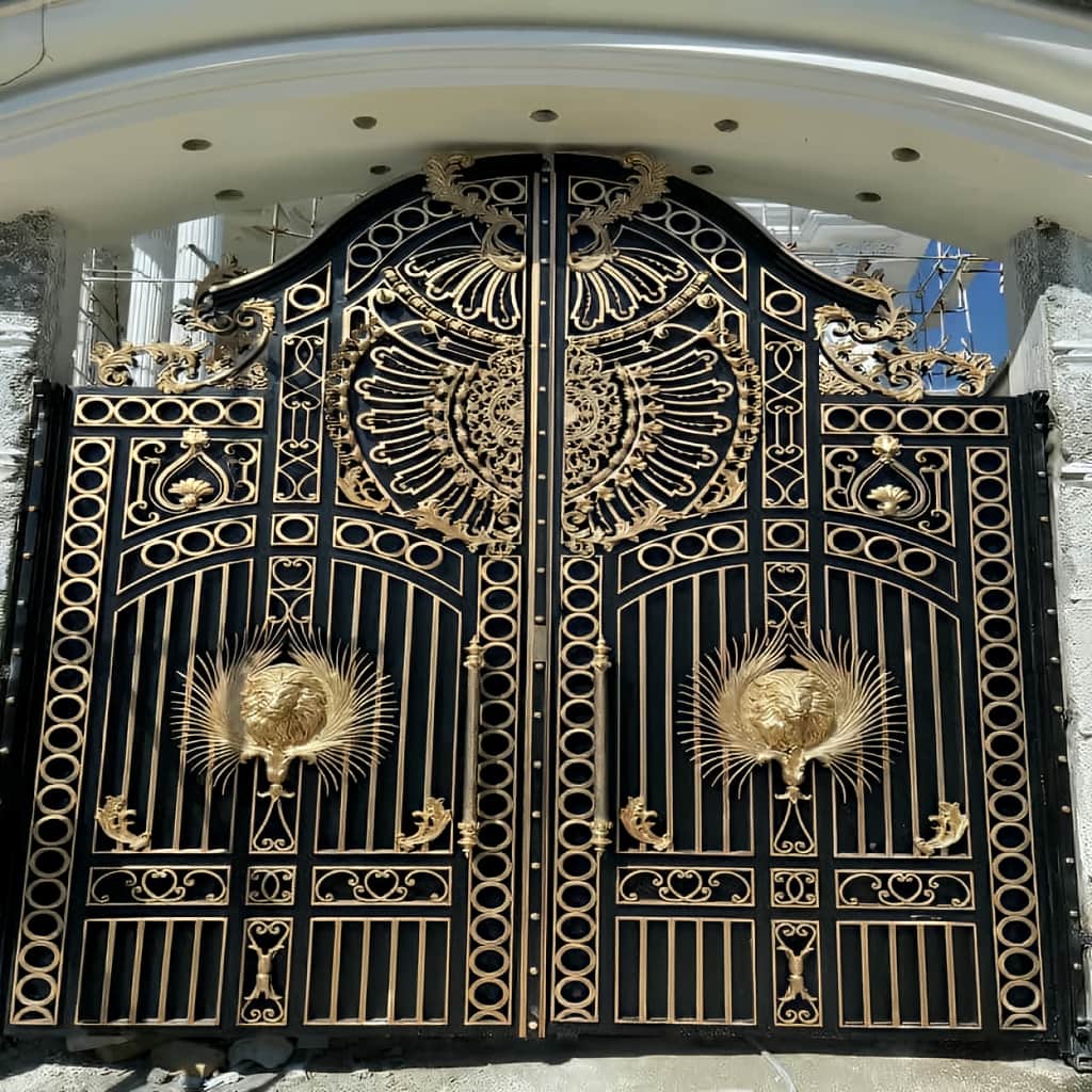تولید درب حیاط ورودی محوطه با مهاربندی دقیق