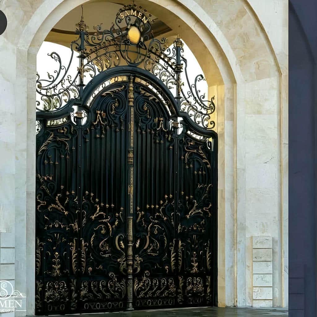 فروش درب آهنی حیاط طرح مدرن با پنل هندسی