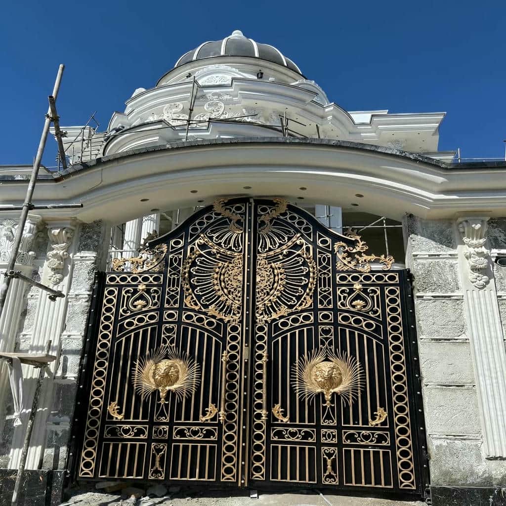 6 نمونه درب پارکینگ آهنی ساده قاب دار