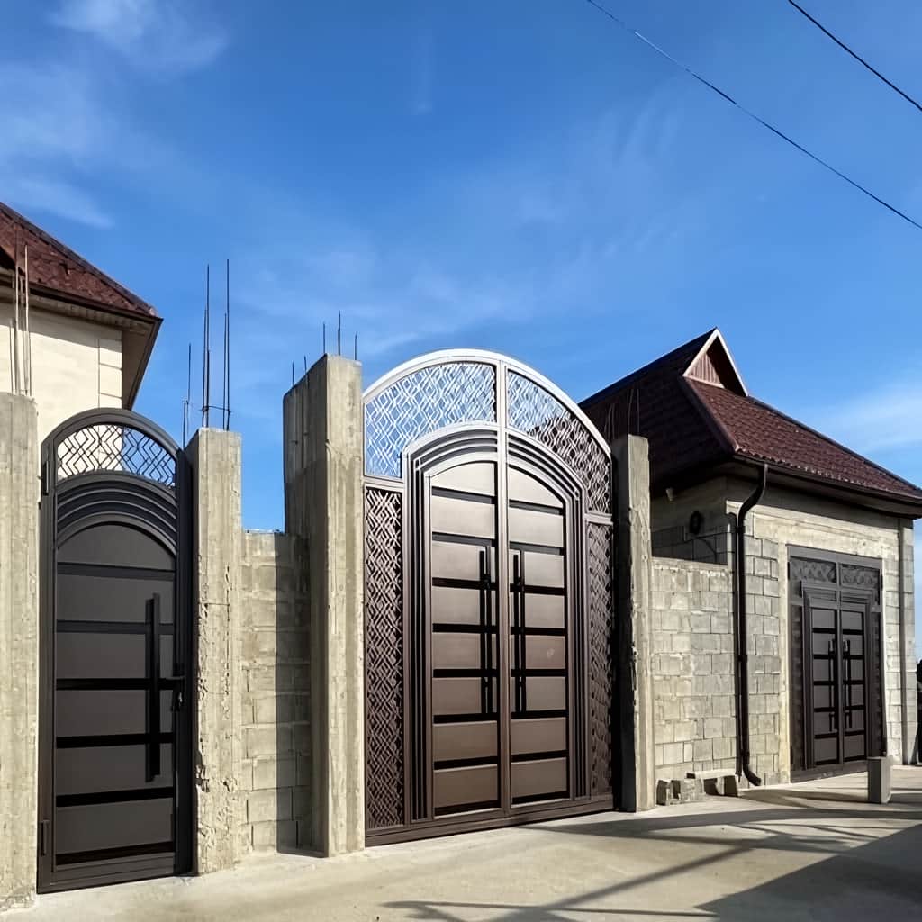 12 مدل درب حیاط بزرگ پارکینگ