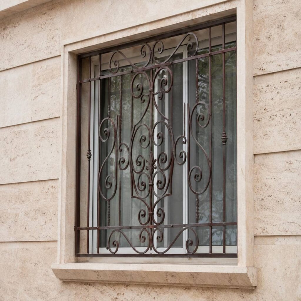 راهنمای انتخاب حفاظ پنجره مشکی طلایی نما راهنمای انتخاب حفاظ پنجره مشکی طلایی نما
