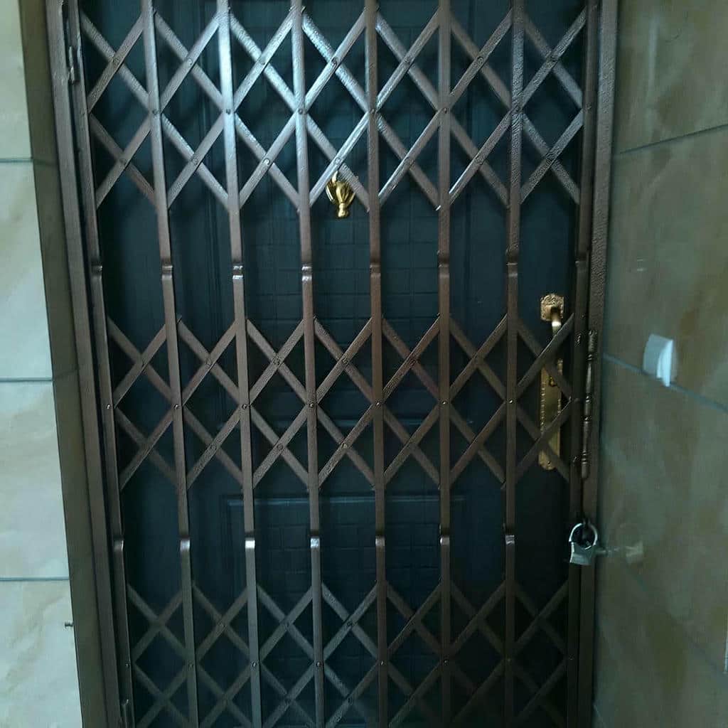 حفاظ درب با رنگ هماهنگ