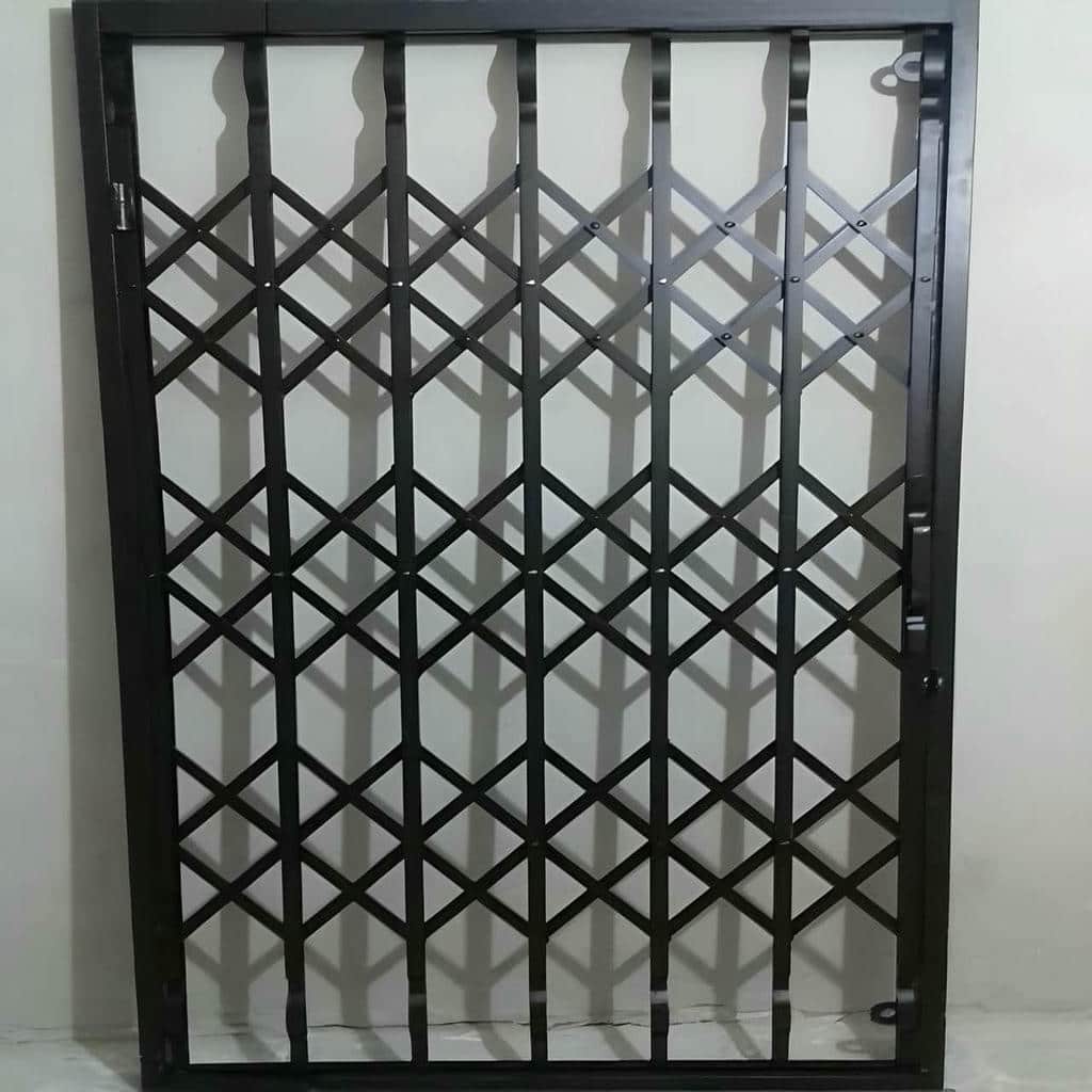 حفاظ ریلی درب با طرح کلاسیک فرفورژه