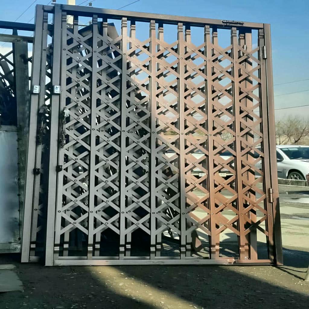 حفاظ آکاردئونی بسته با جزئیات اتصالات فلزی