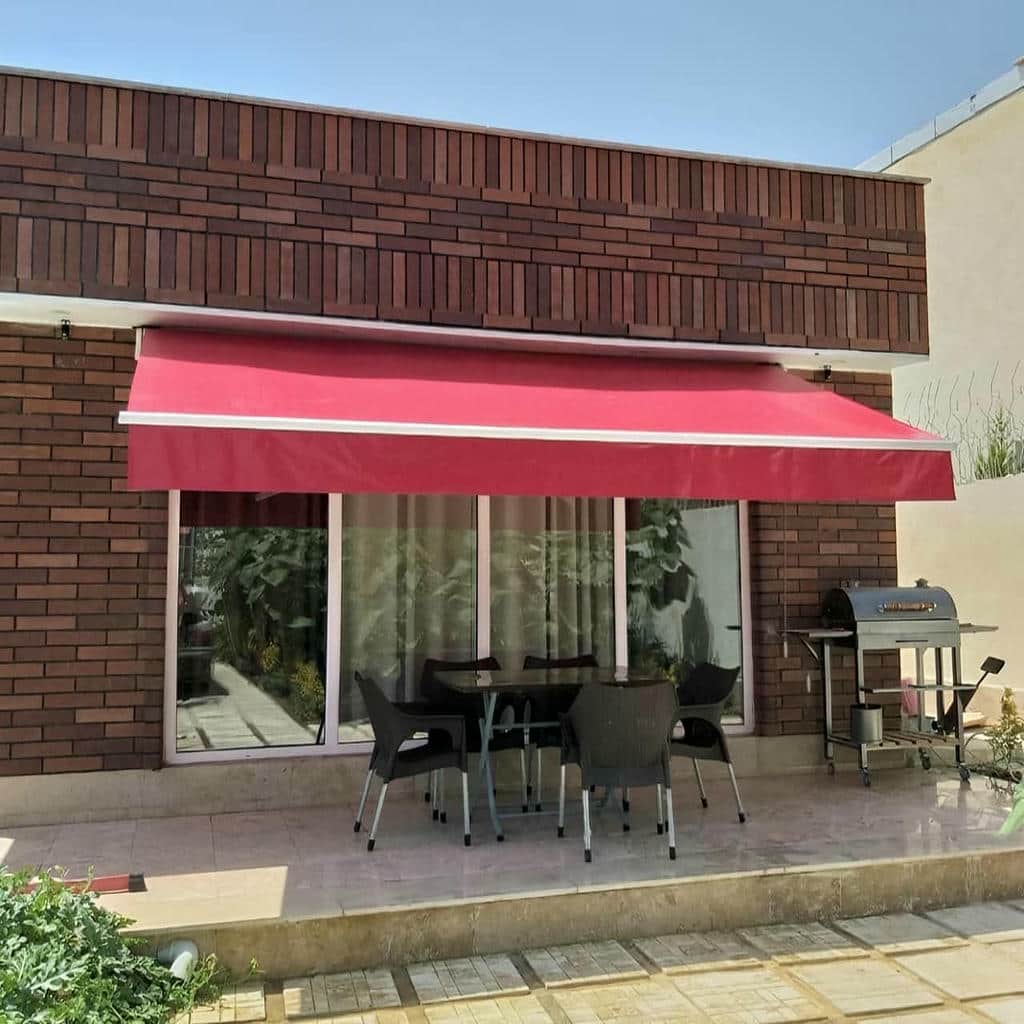 سایبان حیاط با رنگ متناسب نمای ورودی