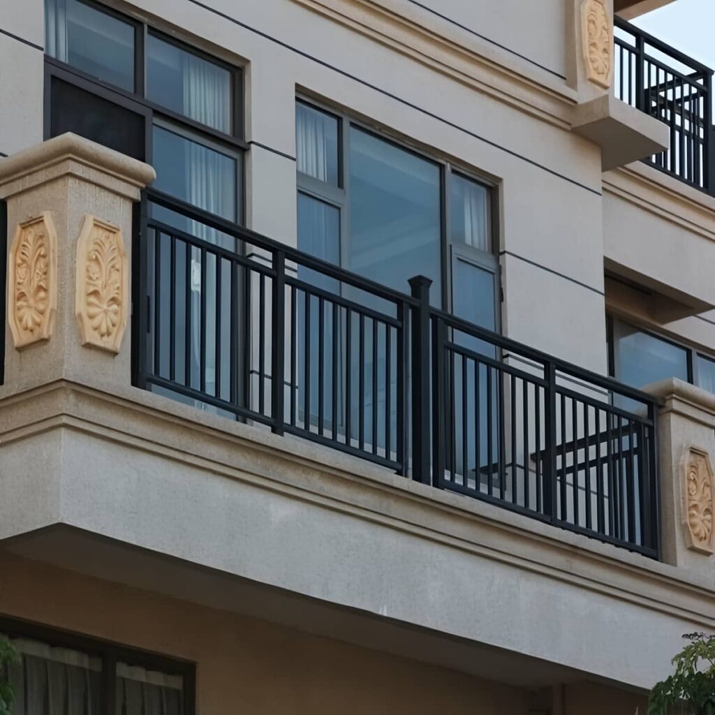 راه پله چوبی هماهنگ با دکوراسیون