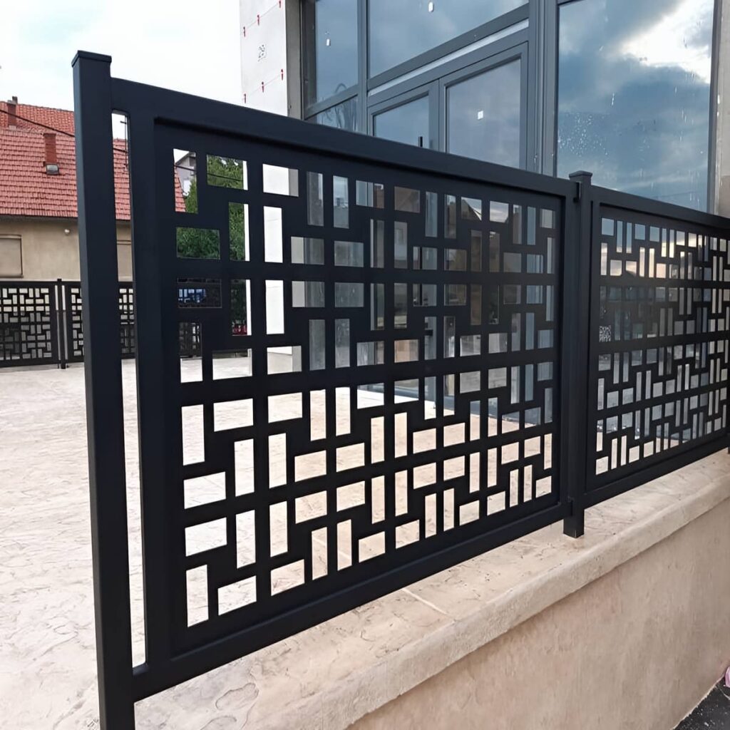 نرده تراس سفارشی با مدل دکوراتیو