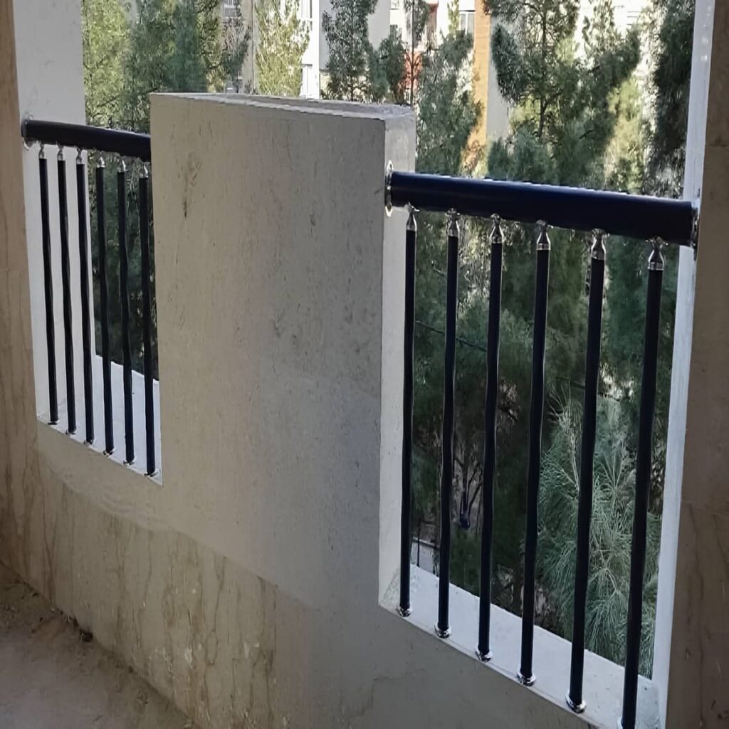 نرده بالکن سفارشی هماهنگ با محل نصب نرده بالکن سفارشی هماهنگ با محل نصب