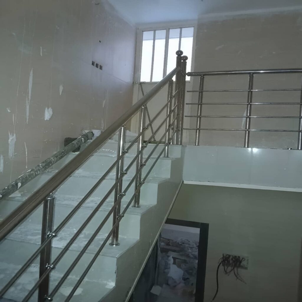 نرده استیل راه پله سفارشی مدرن