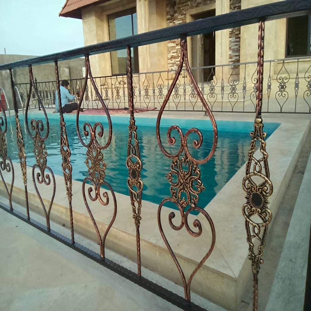 نرده فرفورژه بالکن با ابعاد دقیق دهانه