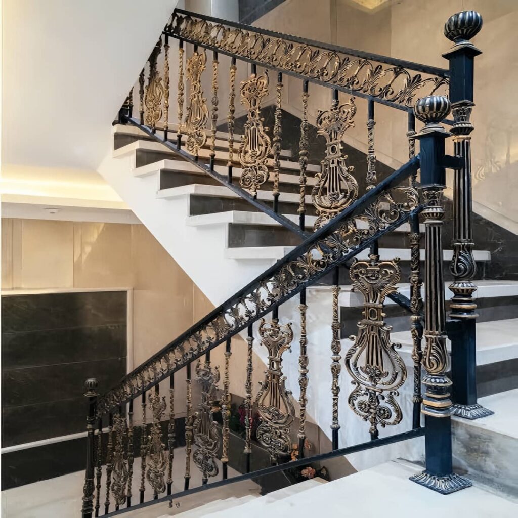 نرده فرفورژه راه پله با طرح کلاسیک