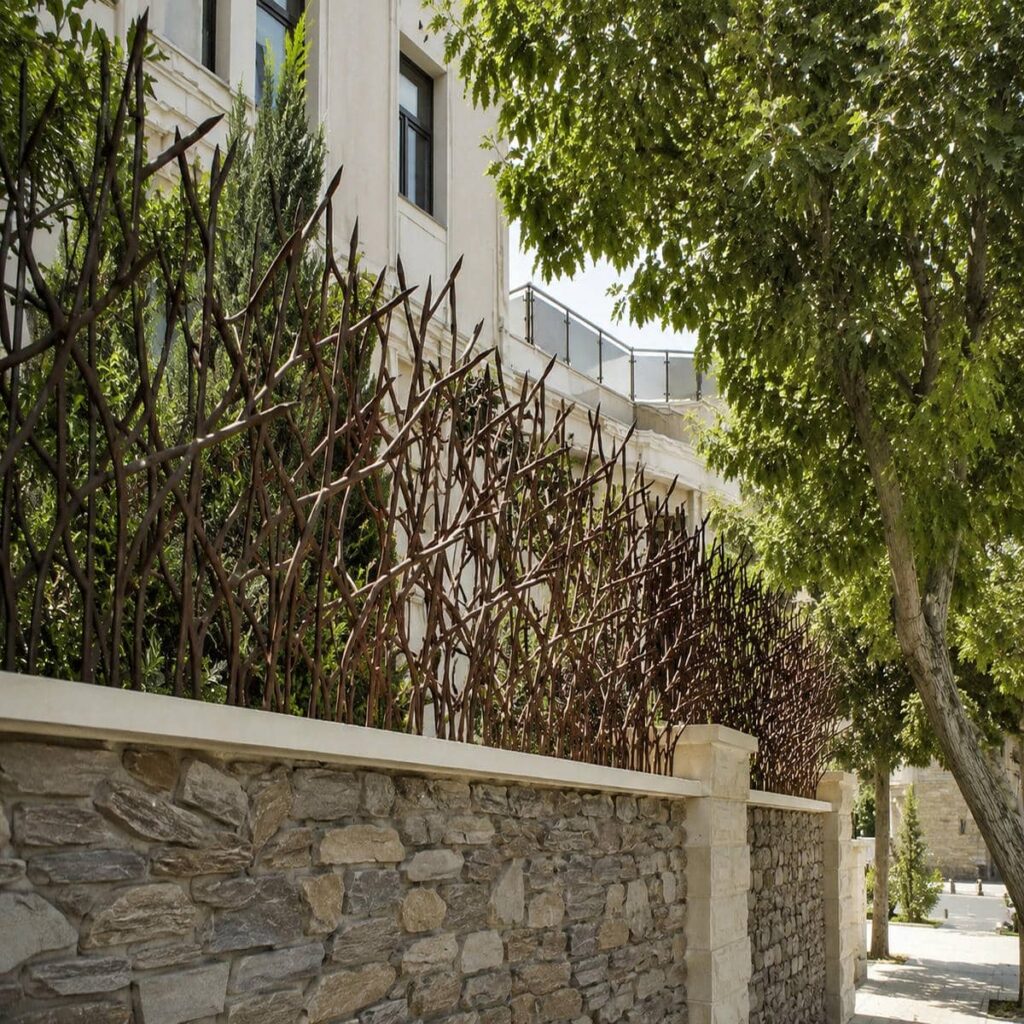 نرده دیوار حیاط لیلیوم مدرن