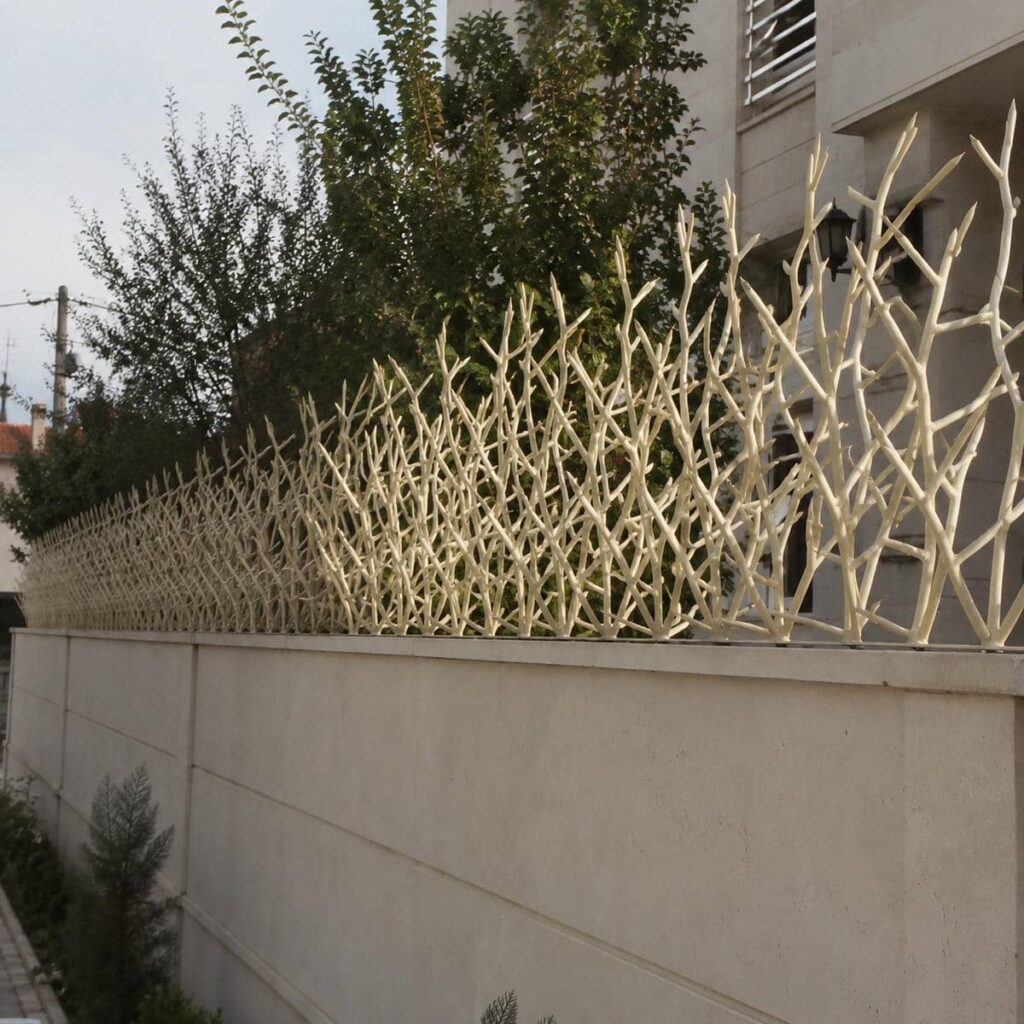 حفاظ دیوار حیاط لیلیوم مدرن