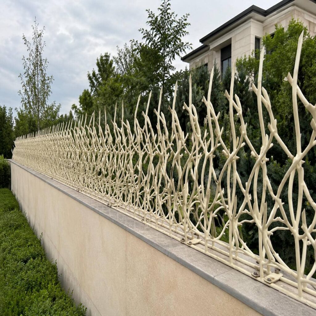 حفاظ روی دیوار با ابعاد اختصاصی