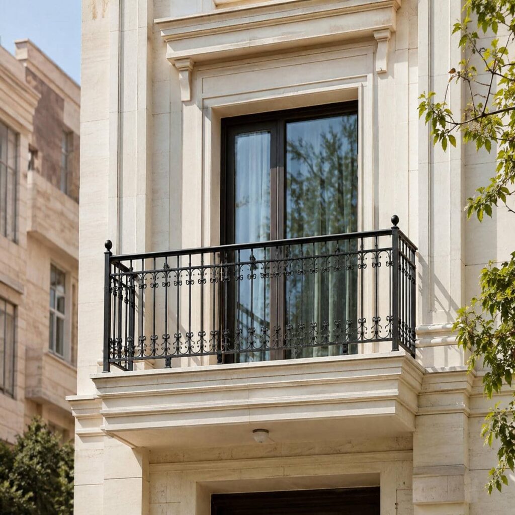 نرده بالکن مشکی با اتصالات مقاوم یکدست