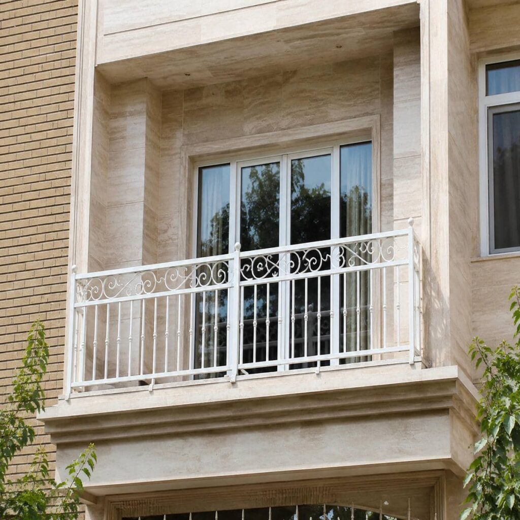 نرده بالکن کلاسیک آماده اجرای حرفه‌ای
