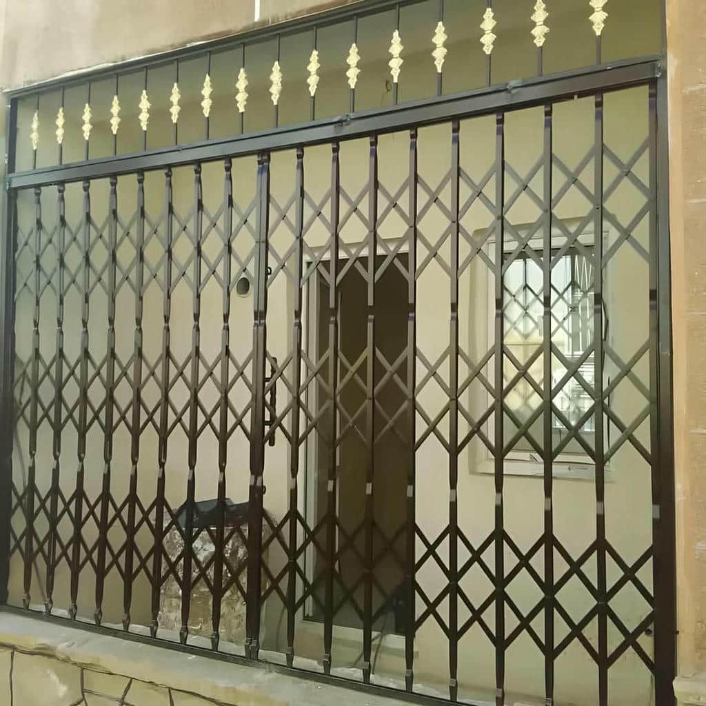 حفاظ پنجره متحرک با پوشش یکدست