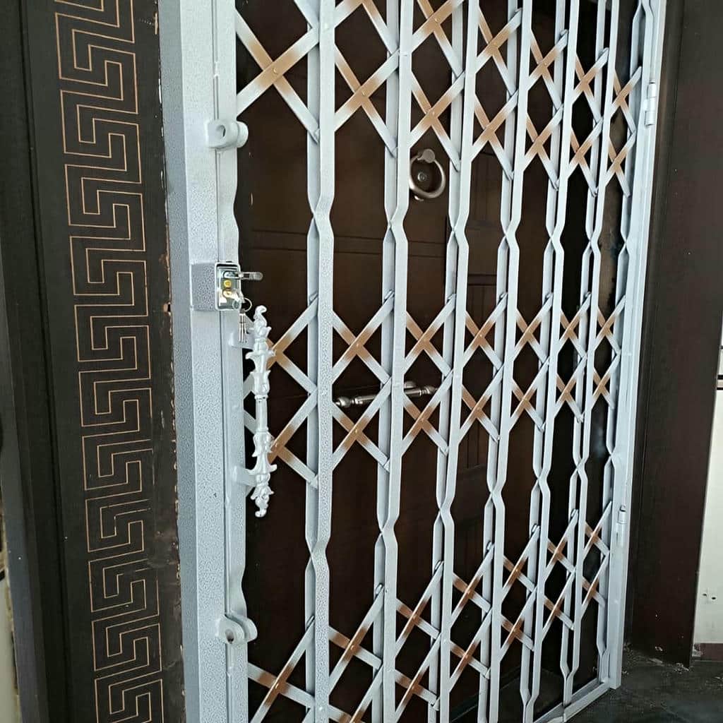 مرکز فروش حفاظ درب آکاردئونی قفل‌دار در ساری و حومه