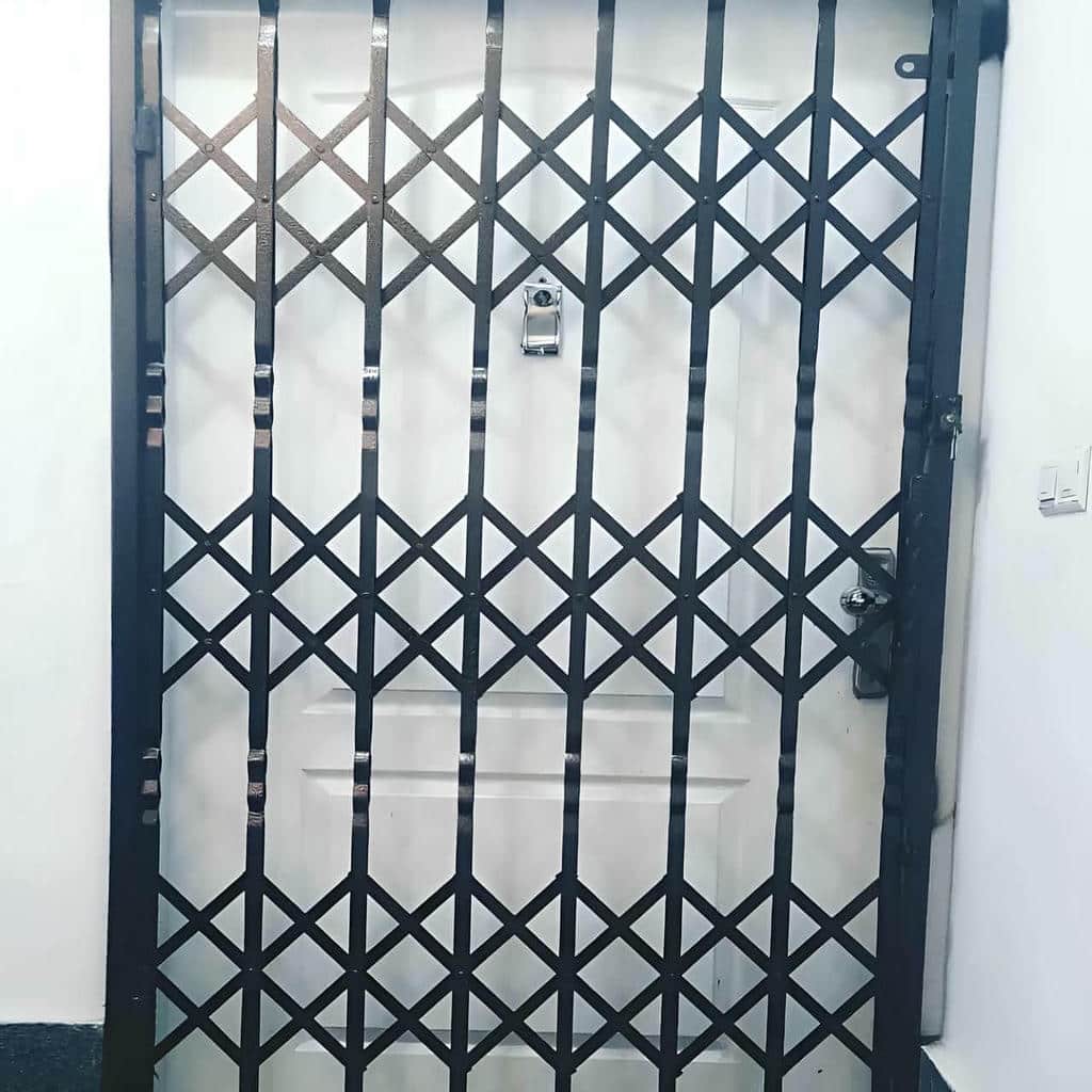 ریل فولادی محافظ کشویی ورودی پهن در رشت