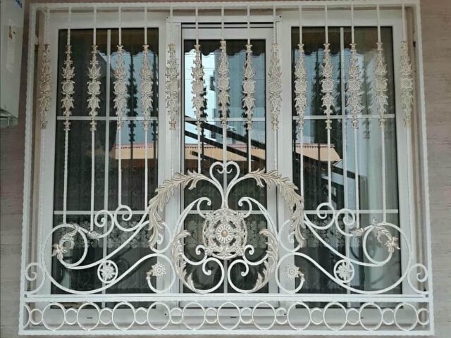 حفاظ پنجره آهنی مشکی ساختمان نوساز در استان خراسان رضوی مرکز تخصصی فروش حفاظ پنجره در استان خراسان رضوی
